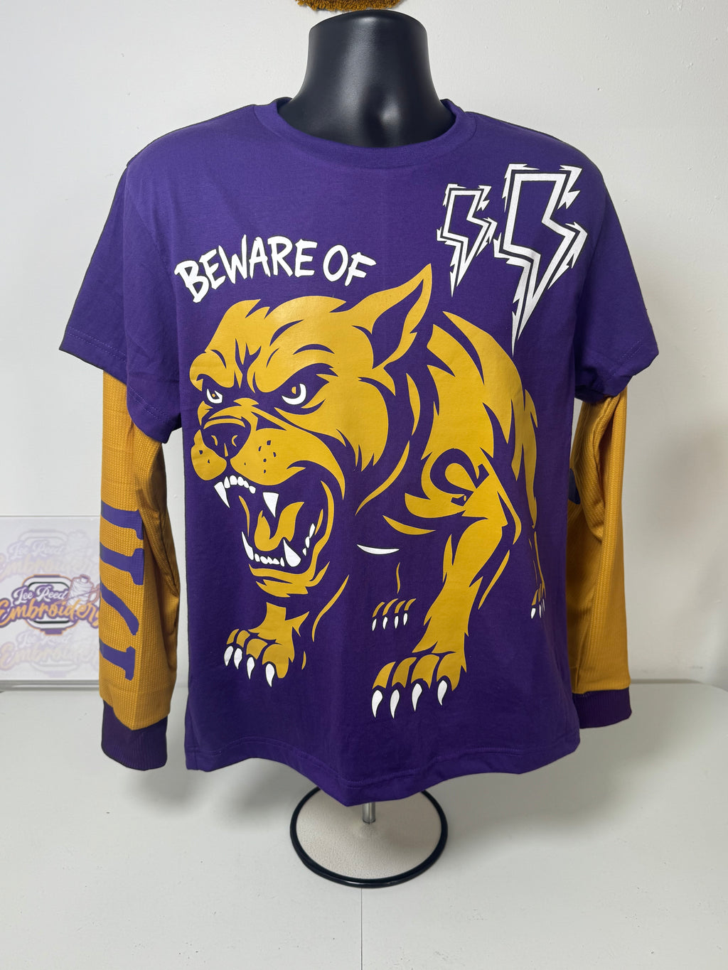 Beware-of-Que-Dawg-Streetwear-Thermal-Tee-Front